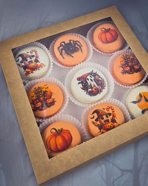 Halloween macarons