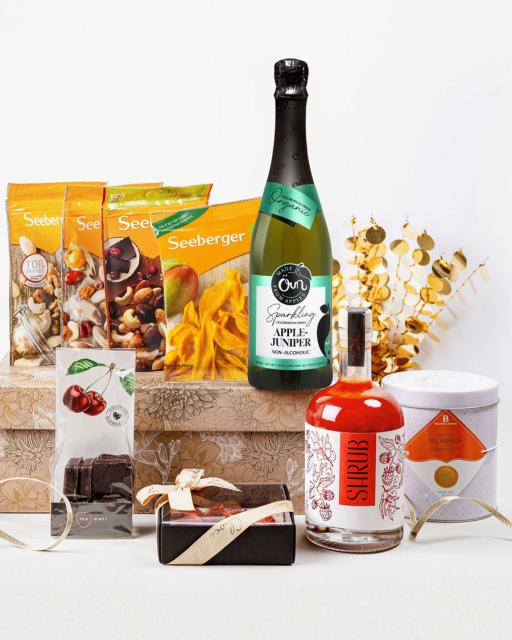 Luxurious gift box with apple-juniper sparkling drink and raspberry Shrub (alcohol-free)